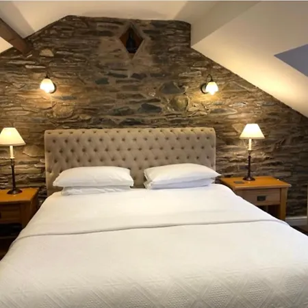 Yewfield Self Catering *