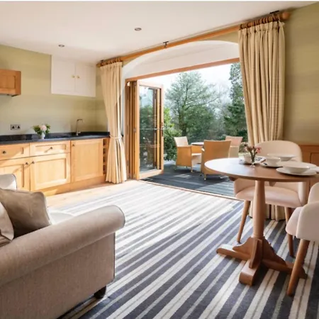 Yewfield Self Catering Apartman *