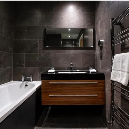 Yewfield Self Catering شقة هوكسهيد