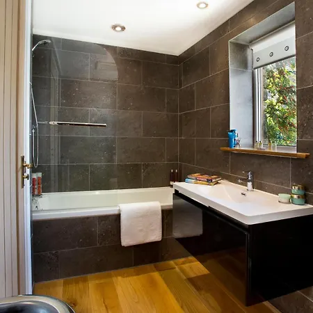 Yewfield Self Catering هوكسهيد
