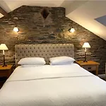 Yewfield Self Catering *